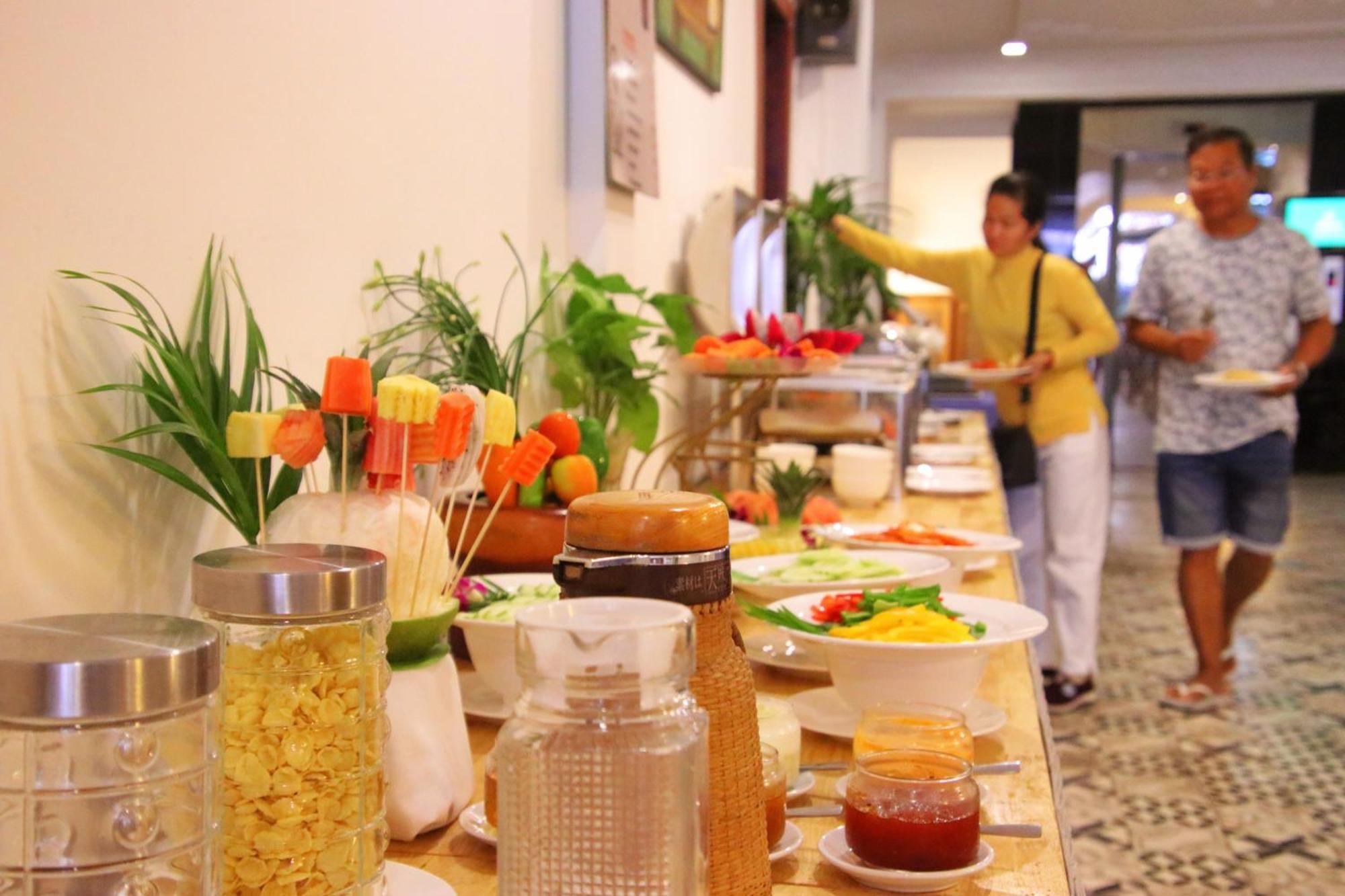 Grand Elevation Hotel Phnom-Penh Buitenkant foto