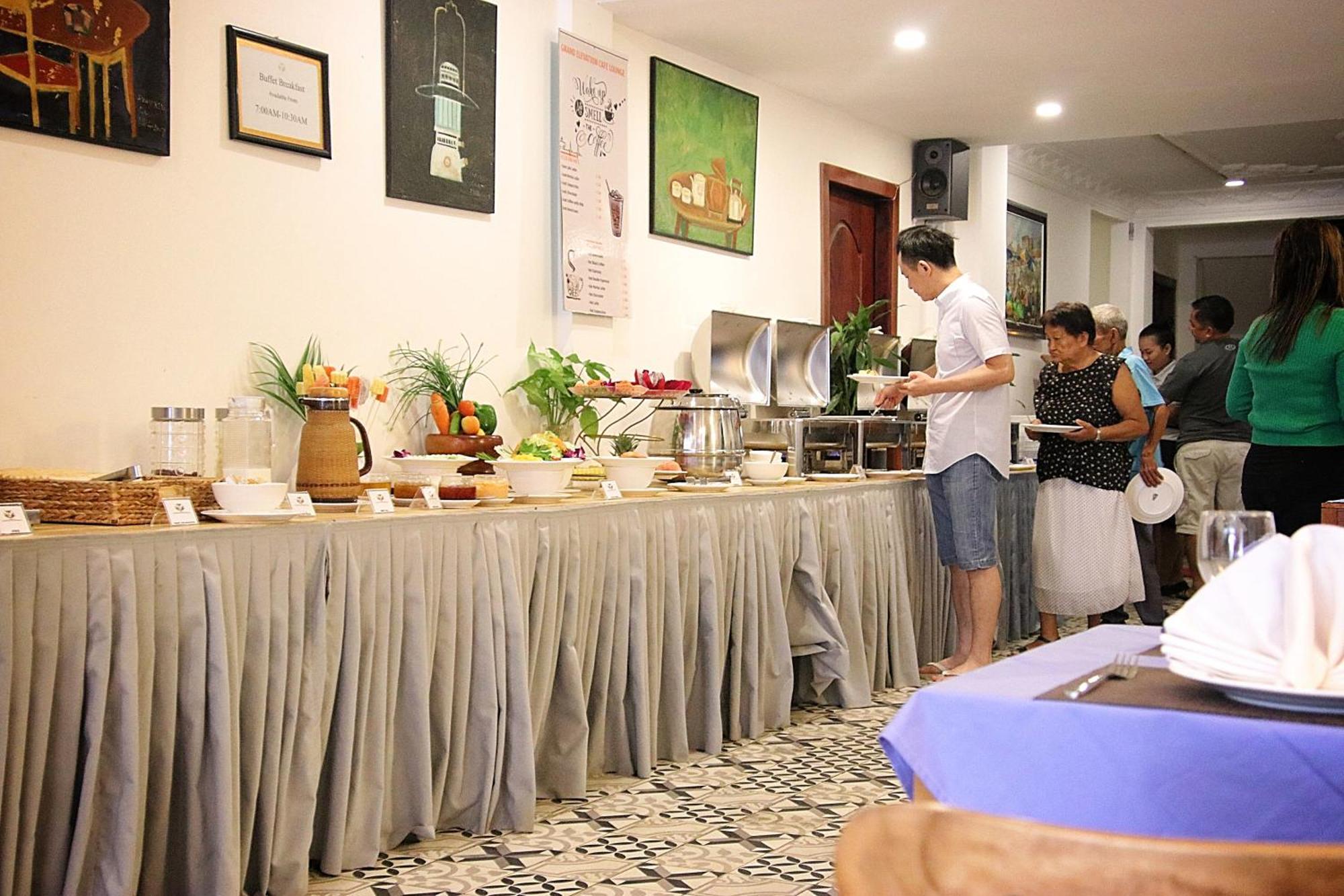 Grand Elevation Hotel Phnom-Penh Buitenkant foto