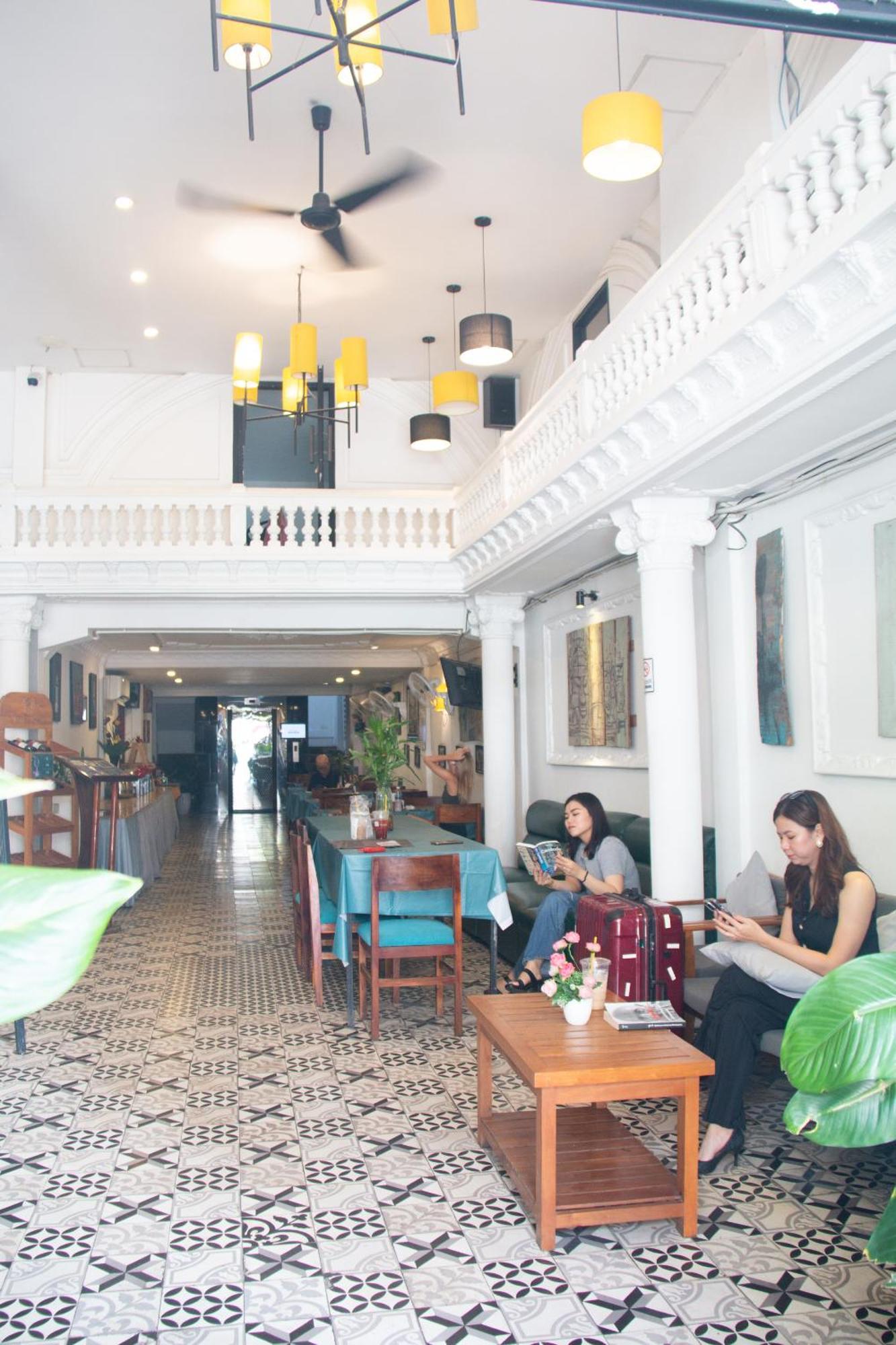 Grand Elevation Hotel Phnom-Penh Buitenkant foto