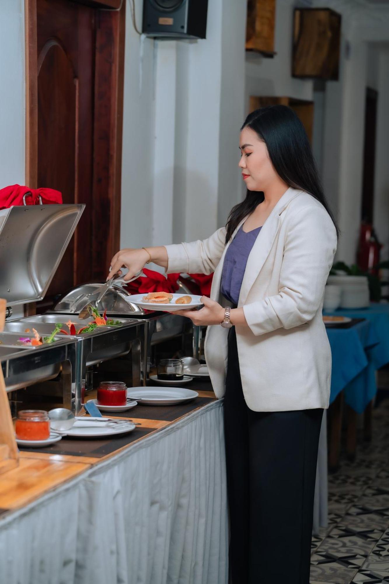Grand Elevation Hotel Phnom-Penh Buitenkant foto