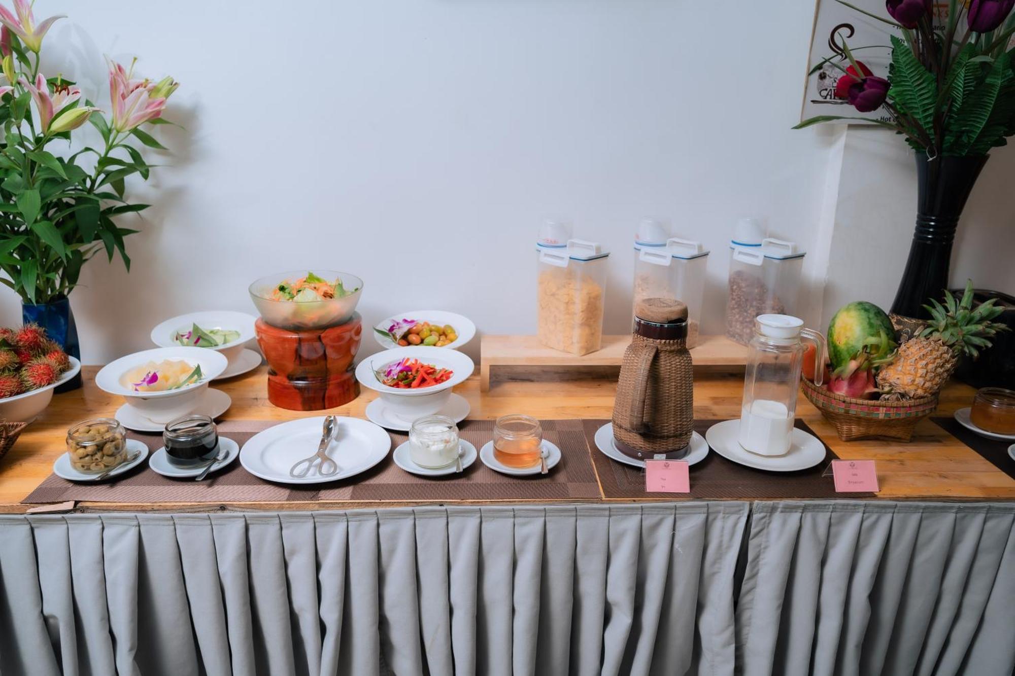 Grand Elevation Hotel Phnom-Penh Buitenkant foto