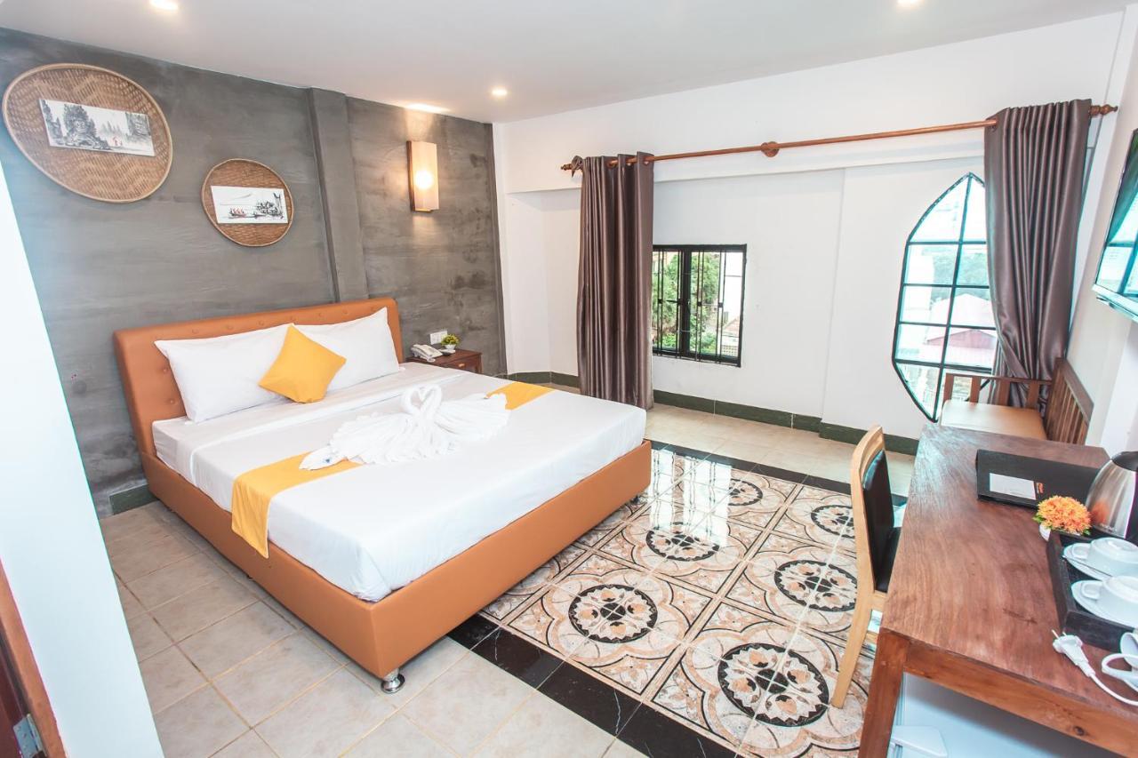 Grand Elevation Hotel Phnom-Penh Buitenkant foto